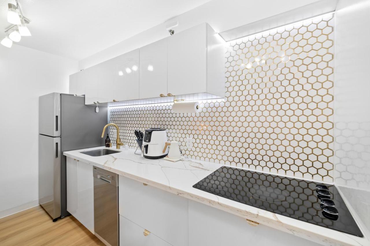 Huge Patio Washerdryer 1 Bedroom Banyan Free Parking 5 Min To Beach ホノルル エクステリア 写真